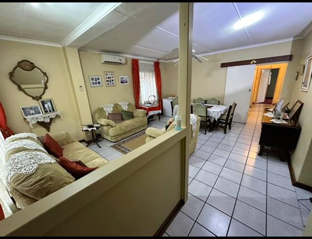 3 BEDROOM HOUSE FOR SALE IN WOODLANDS